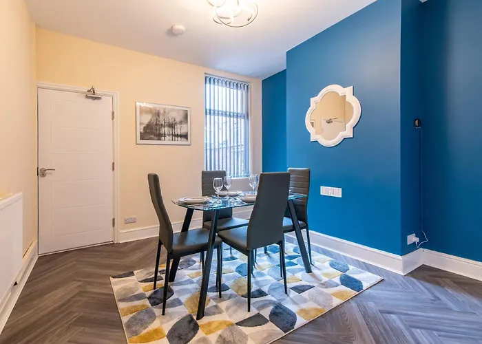 2 Bedroom House In The Heart Of Leicester