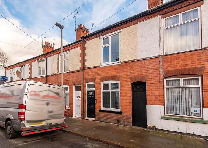2 Bedroom House In The Heart Of Leicester